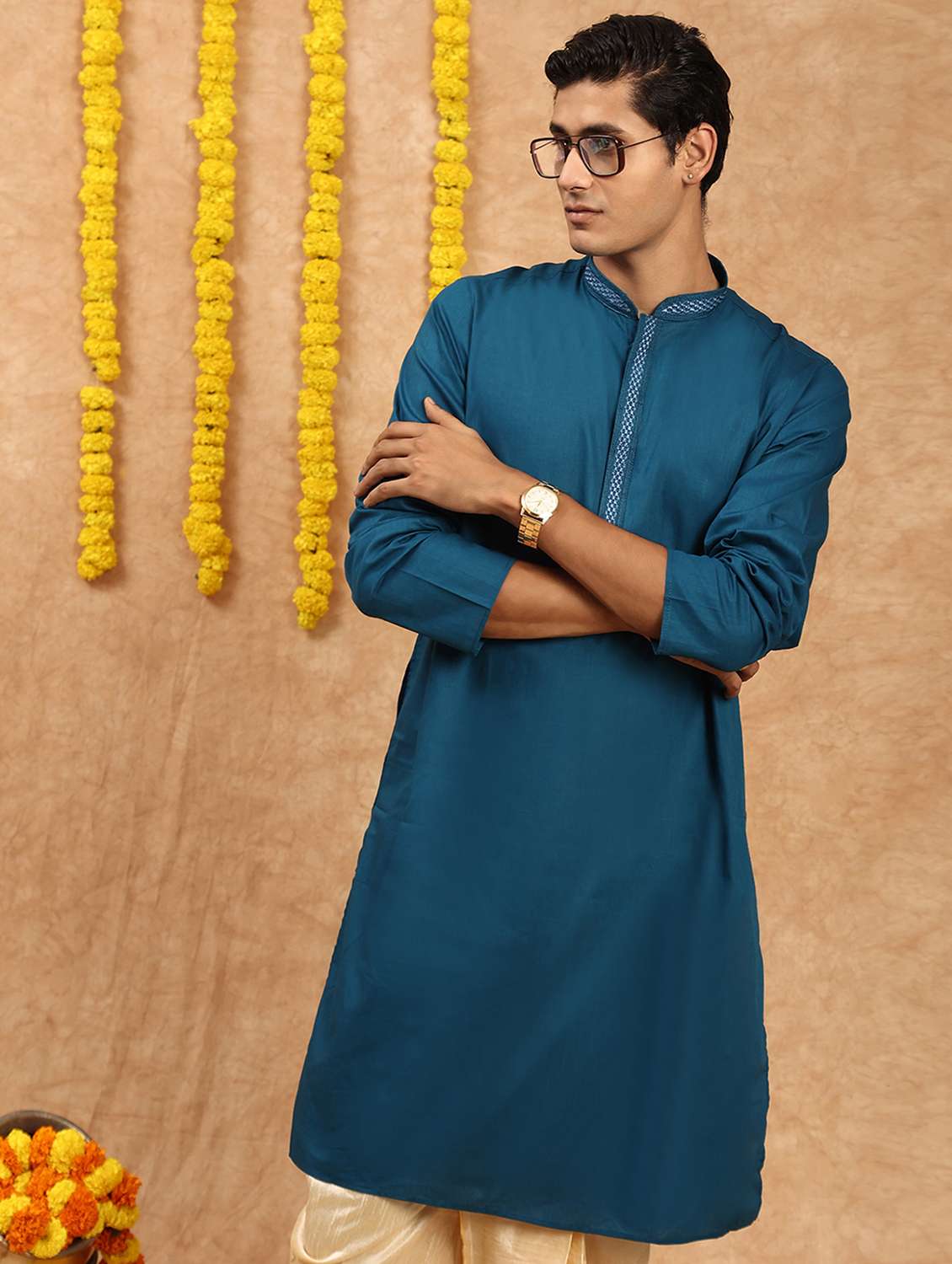 men solid mandarin neck long kurta - 22332090 -  Standard Image - 4