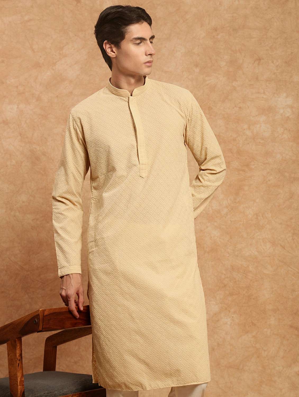 men solid with work mandarin neck long kurta - 22332099 -  Standard Image - 4