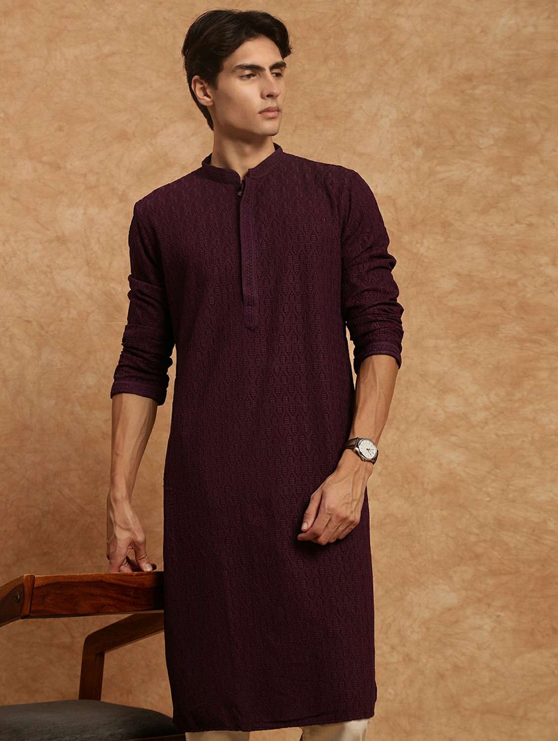 men solid with work mandarin neck long kurta - 22332111 -  Standard Image - 4