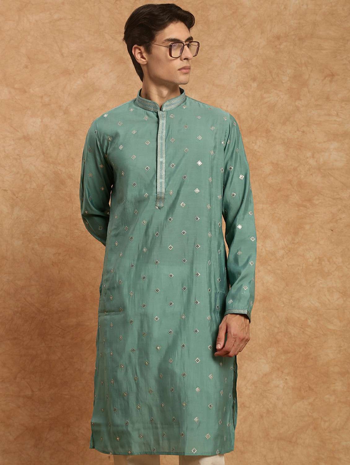 men solid with work mandarin neck long kurta - 22332210 -  Standard Image - 4