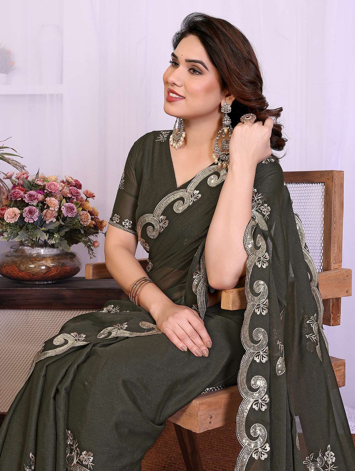 women solid with work embroidered saree with blouse - 22332429 -  Standard Image - 4