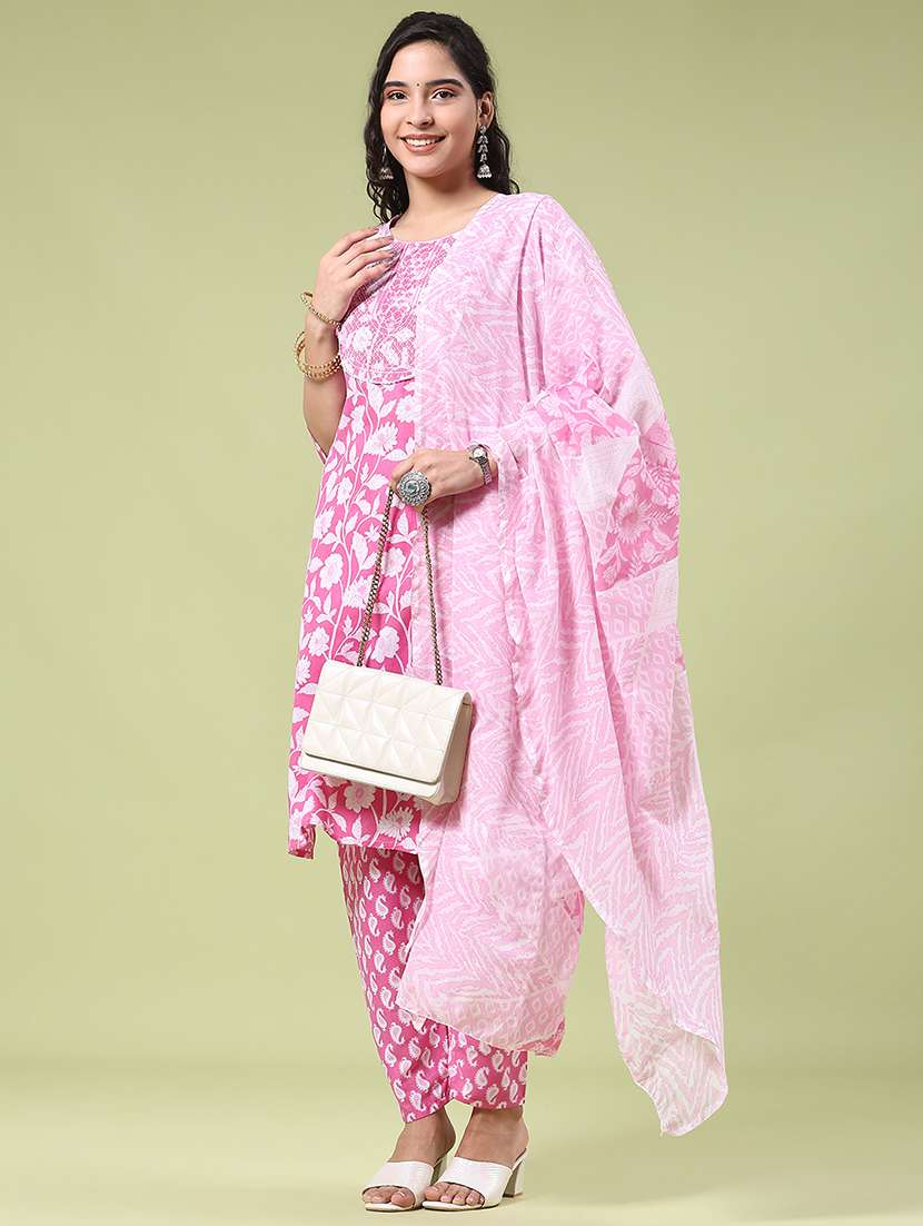 women floral three quarter sleeve kurta pant with dupatta set