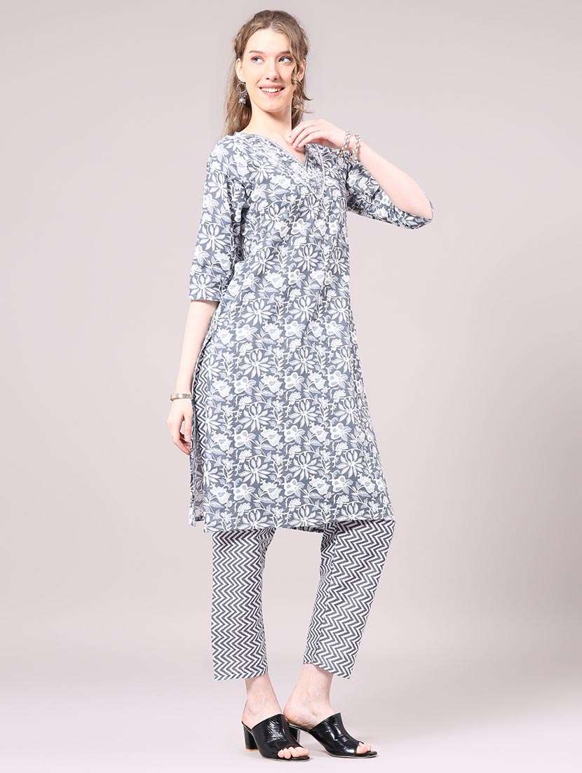 women floral three quarter sleeve kurta pant with dupatta set - 22336711 -  Standard Image - 1