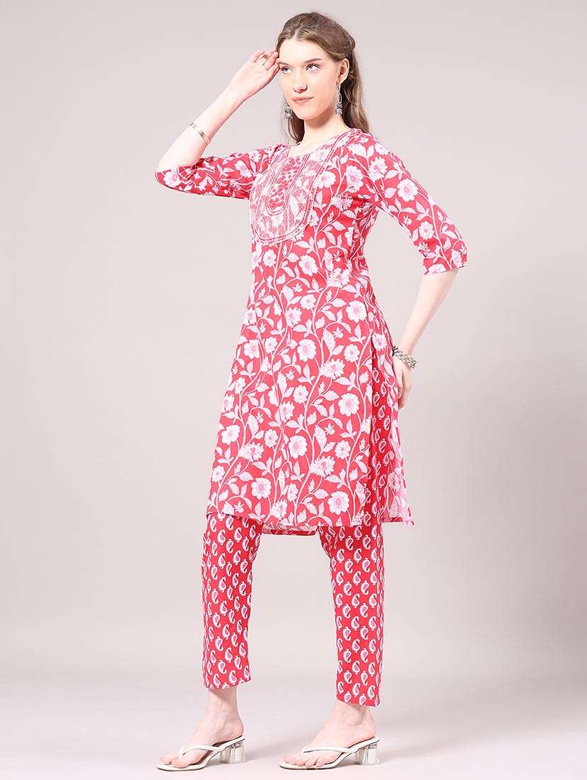 women floral three quarter sleeve kurta pant with dupatta set - 22336715 -  Standard Image - 1