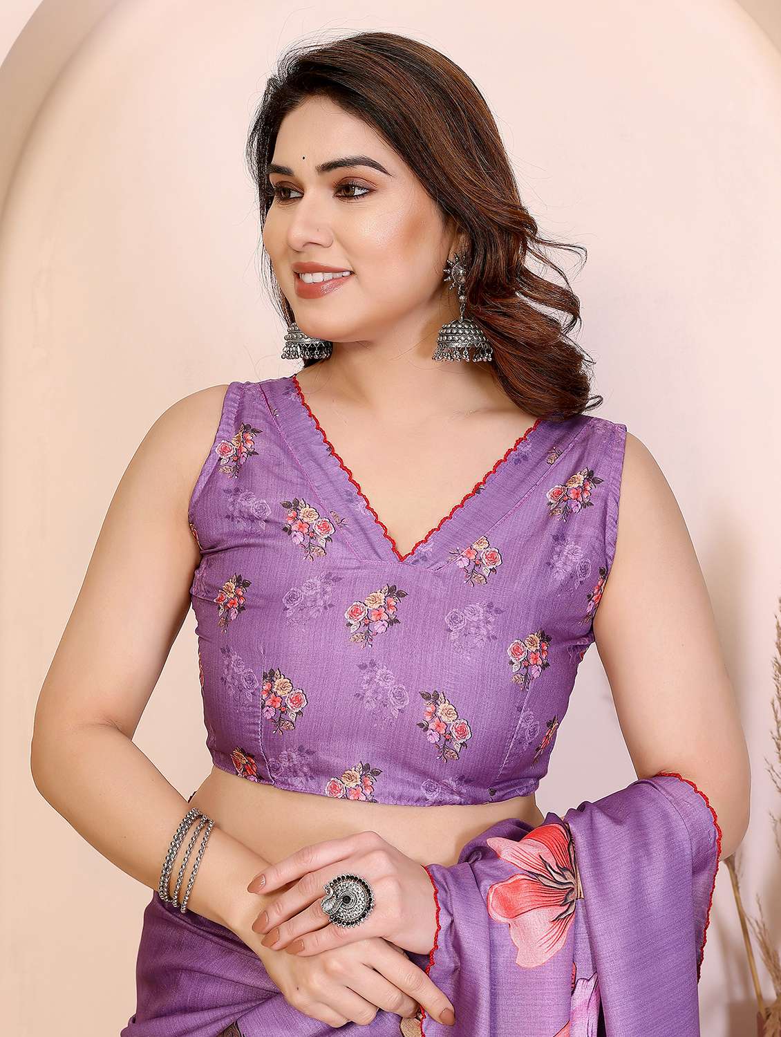 women floral printed saree with blouse - 22337259 -  Standard Image - 4