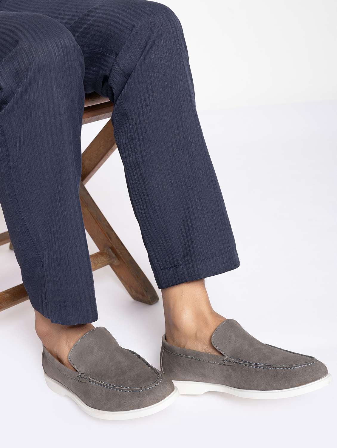 Men Solid Slip On Loafer - 22337629 -  Standard Image - 1