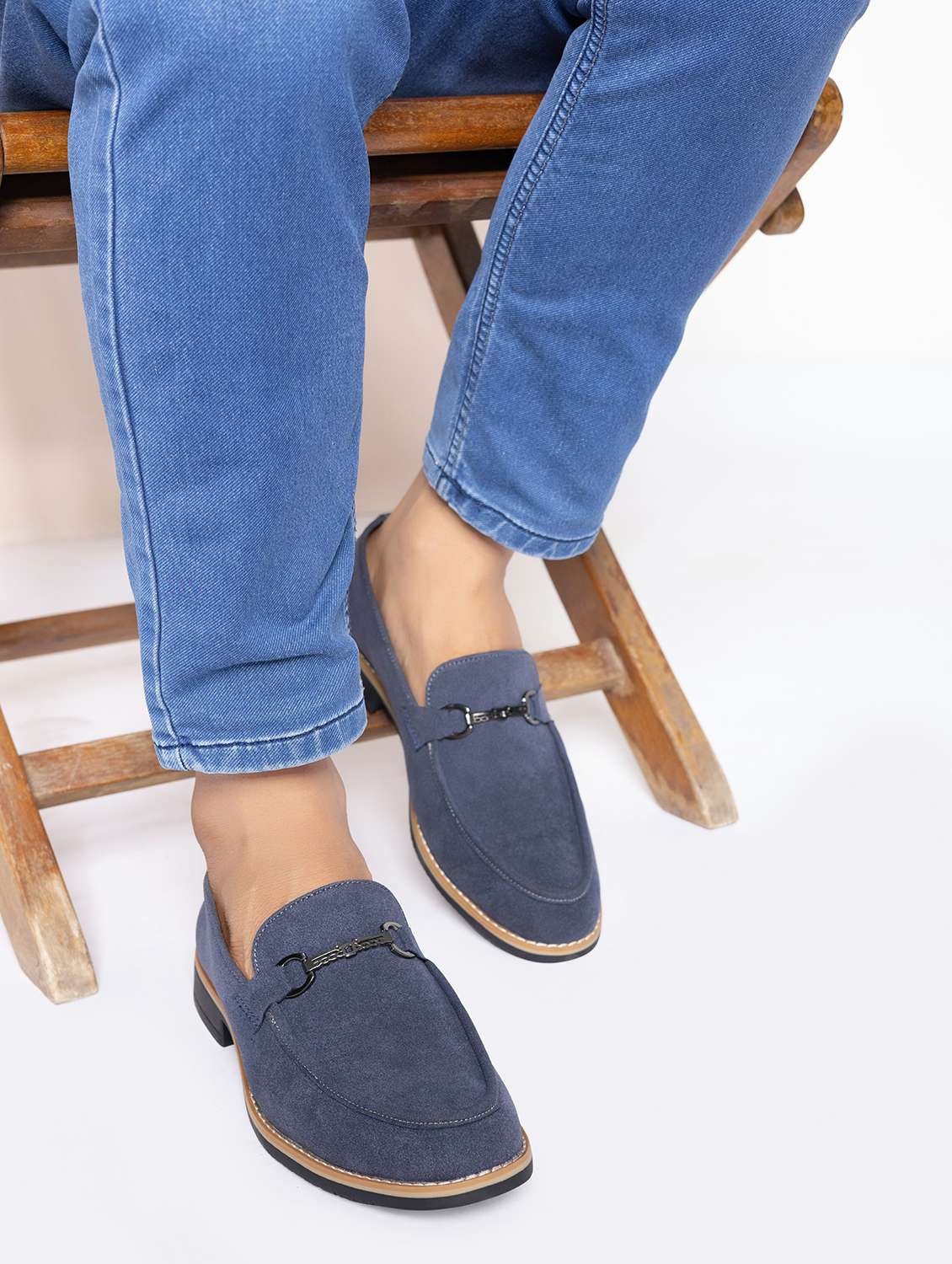 Men Solid Slip On Loafer - 22337633 -  Standard Image - 1