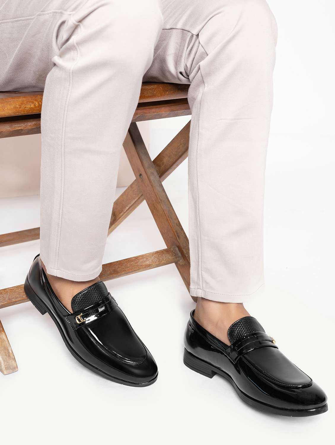 men solid slip on loafer - 22337649 -  Standard Image - 1