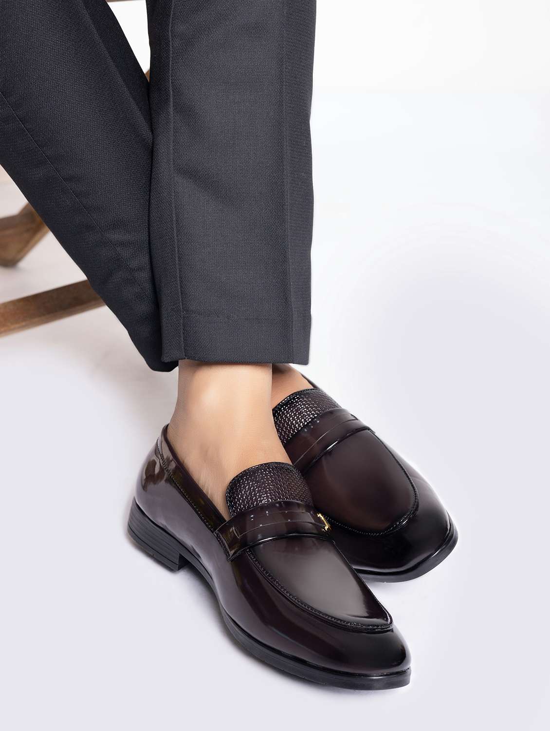 men solid slip on loafer - 22337650 -  Standard Image - 1