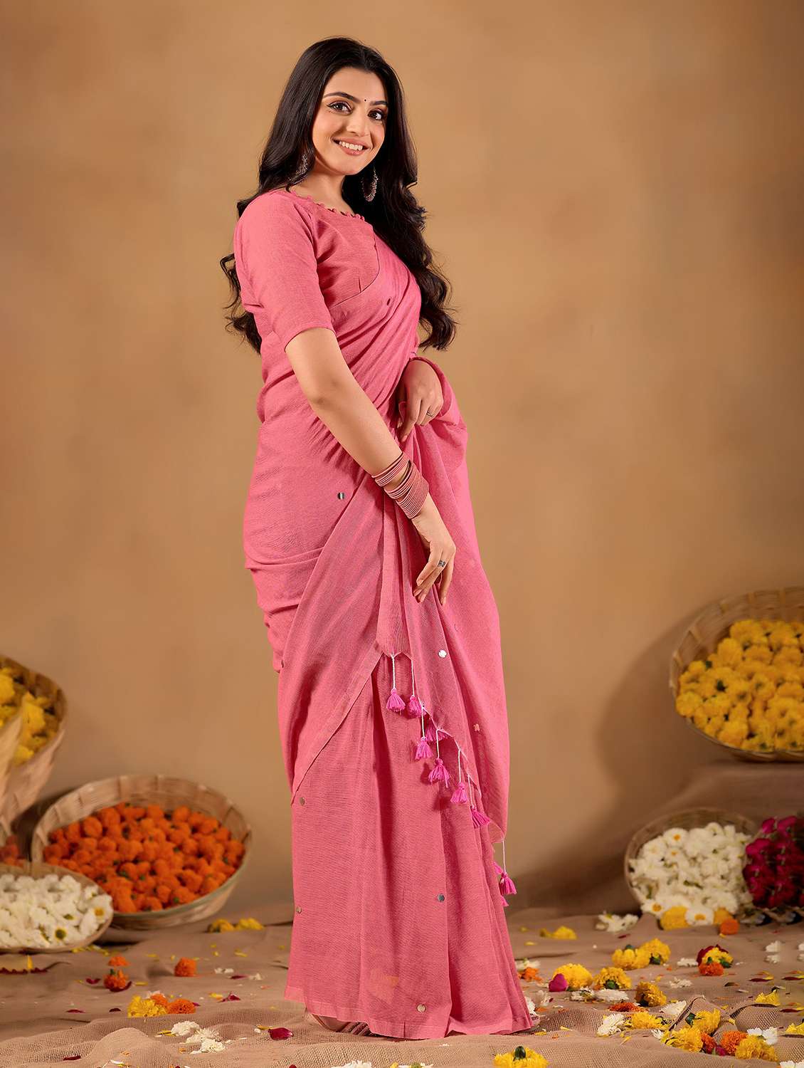 women solid with work handloom saree with blouse - 22337670 -  Standard Image - 1