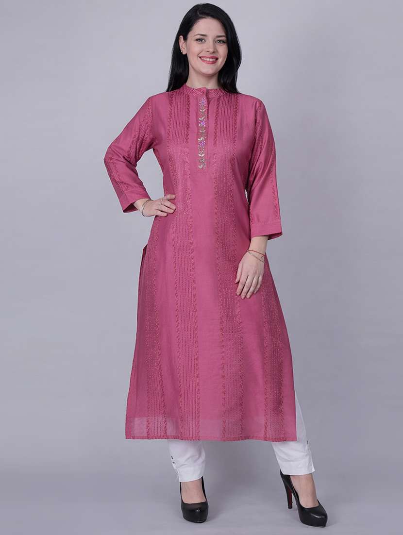women self design three quarter sleeve straight kurta 