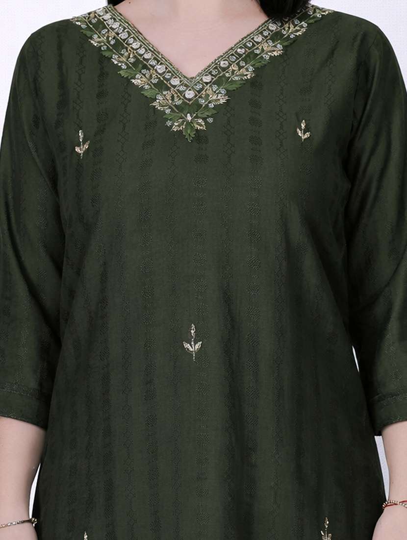 women self design three quarter sleeve straight kurta  - 22337776 -  Standard Image - 4