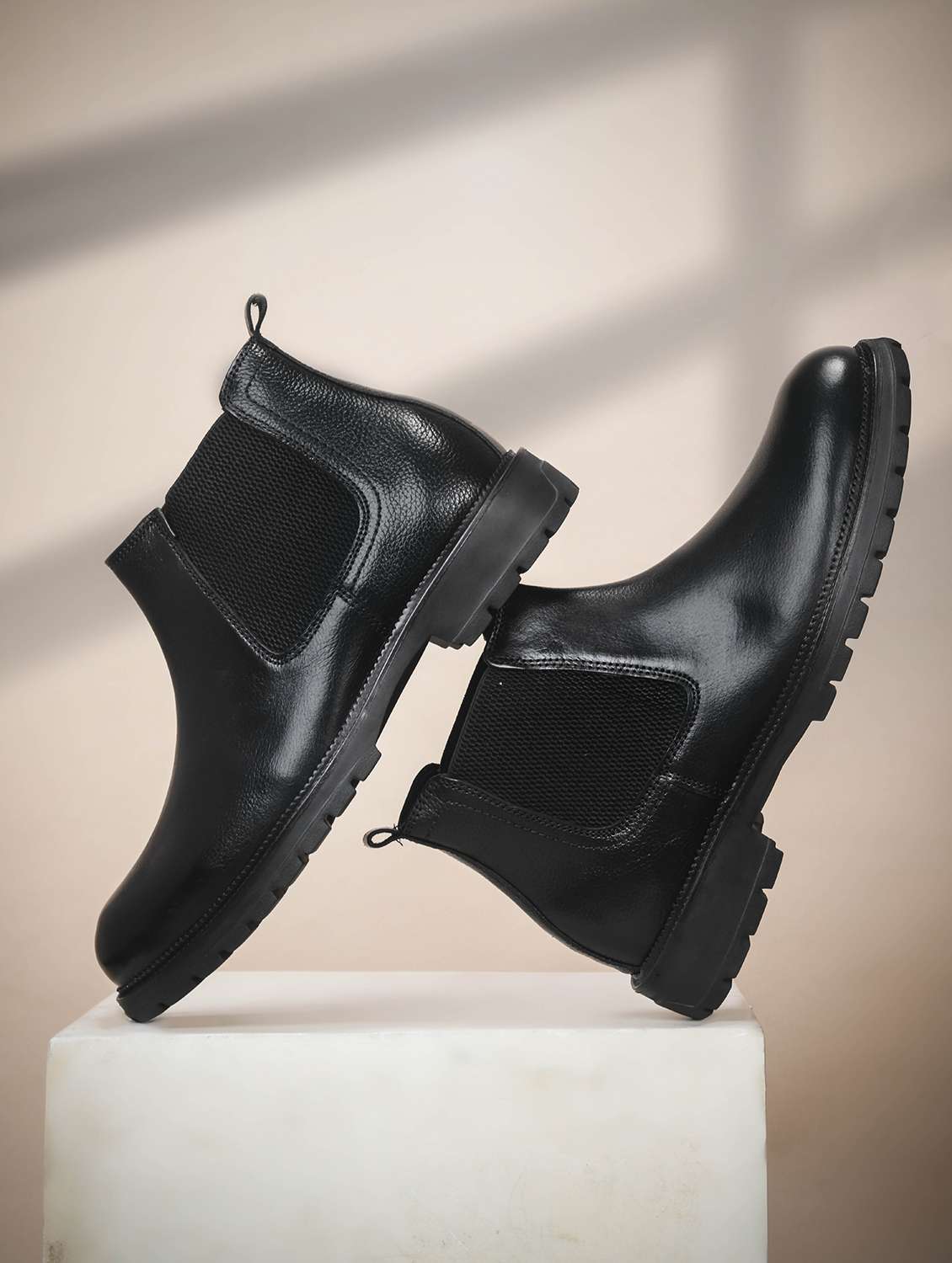 men solid slip on chelsea boot