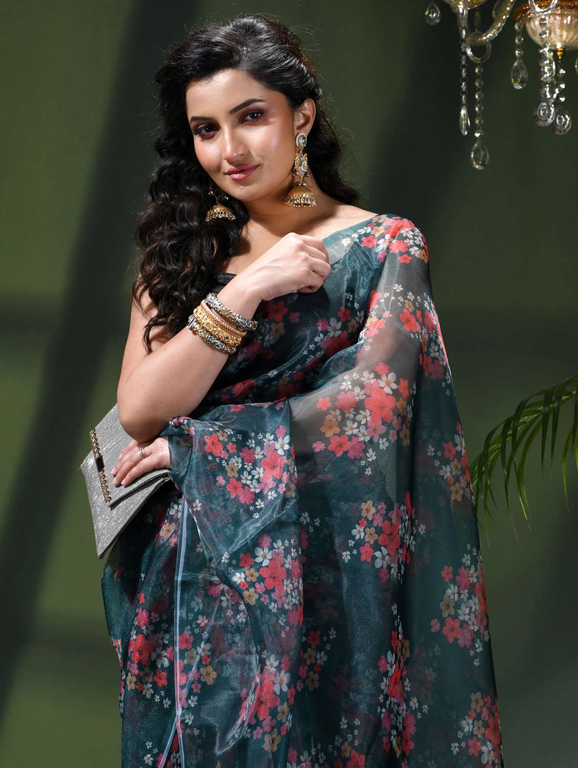 women floral printed saree - 22338197 -  Standard Image - 4