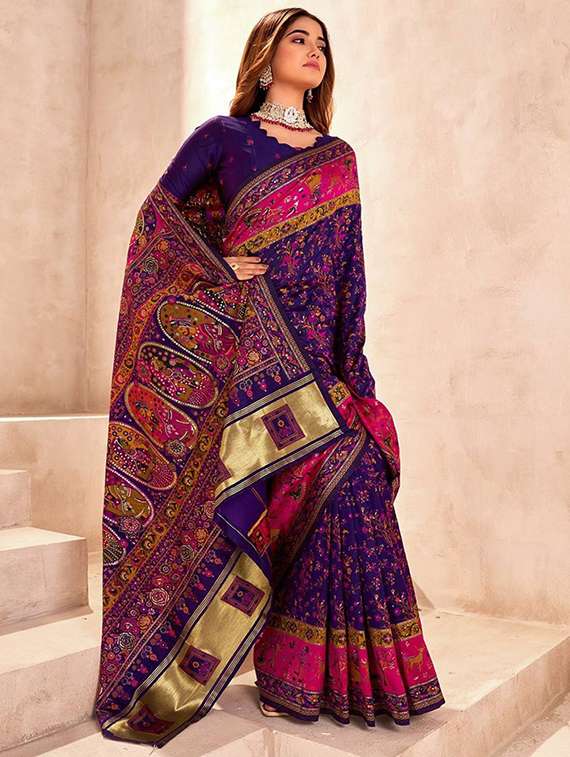women printed casual wear saree with blouse - 22338425 -  Standard Image - 1