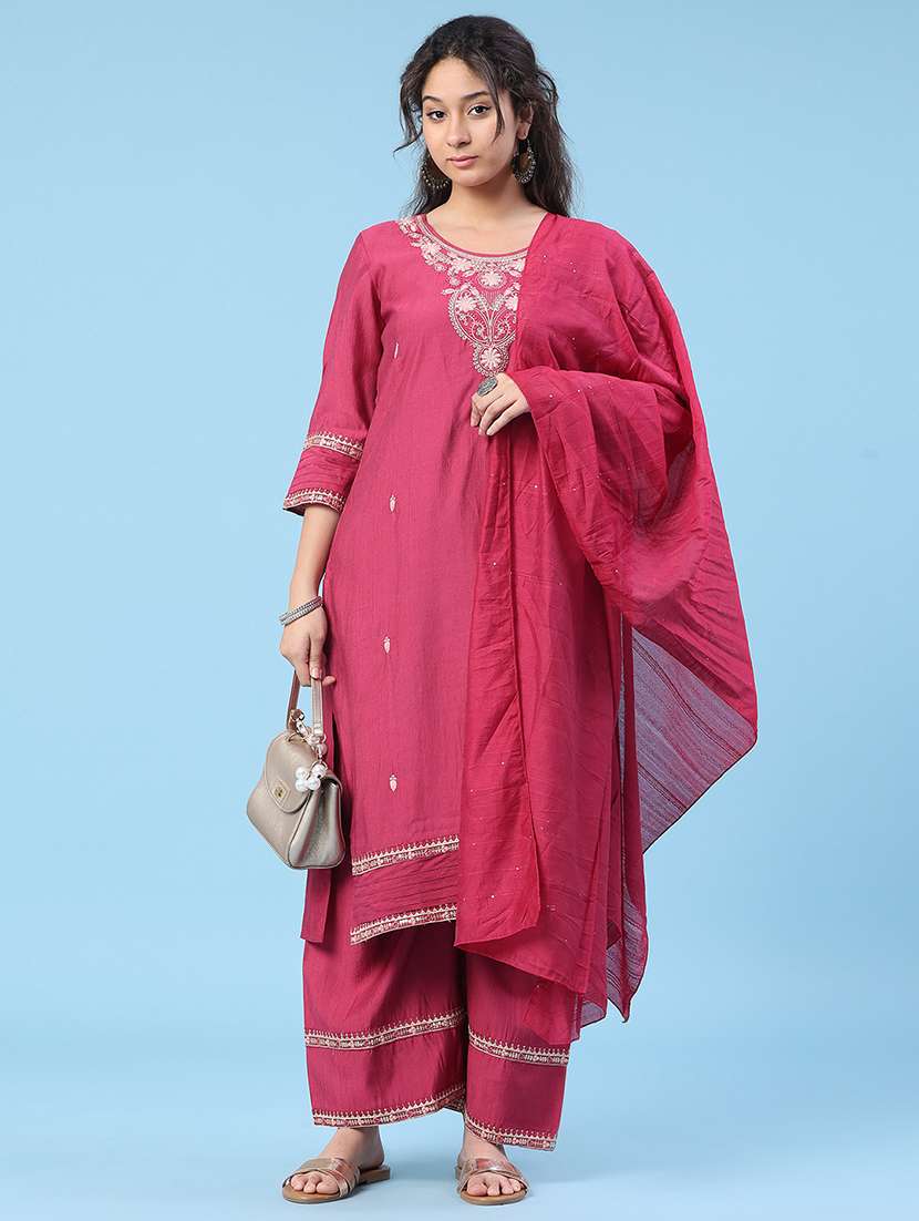 women embroidered three quarter sleeve kurta pant with dupatta set
