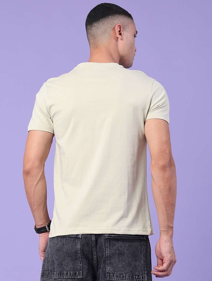 Men Solid Round Neck Regular Fit T-shirt - 22338862 -  Standard Image - 4