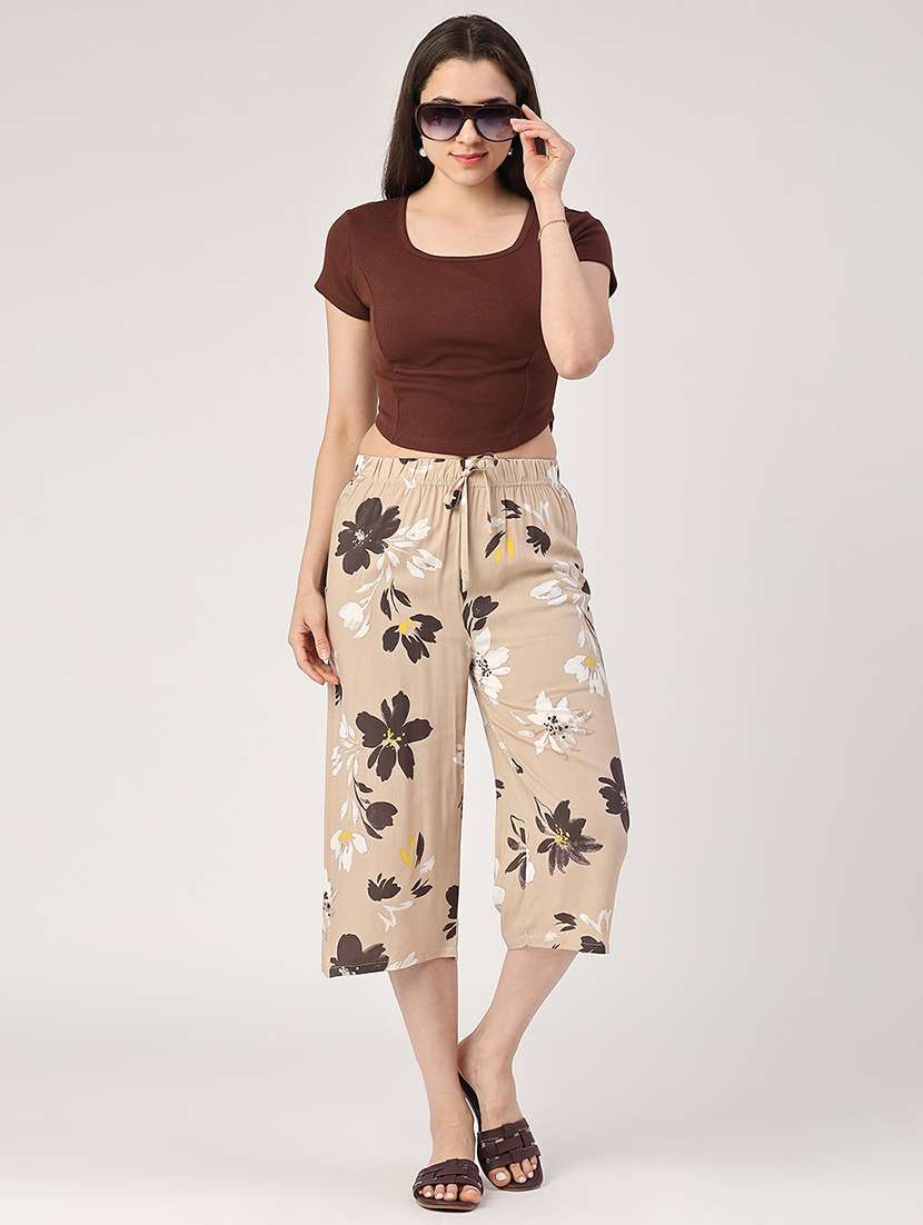 women solid square neck t-shirt - 22338973 -  Standard Image - 4