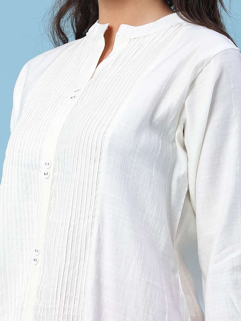 Women Solid Three Quarter Sleeves Straight Kurta - 22339080 -  Standard Image - 1