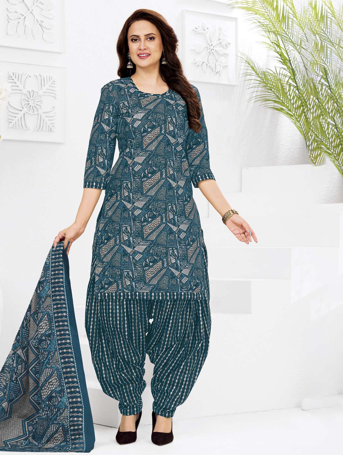 women printed three quarter sleeve kurta patiala with dupatta set - 22339334 -  Standard Image - 1