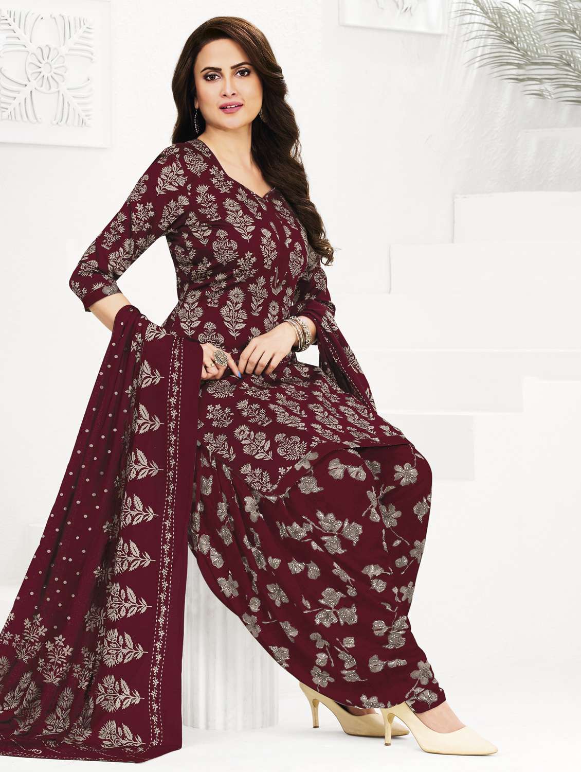 women printed three quarter sleeve kurta patiala with dupatta set