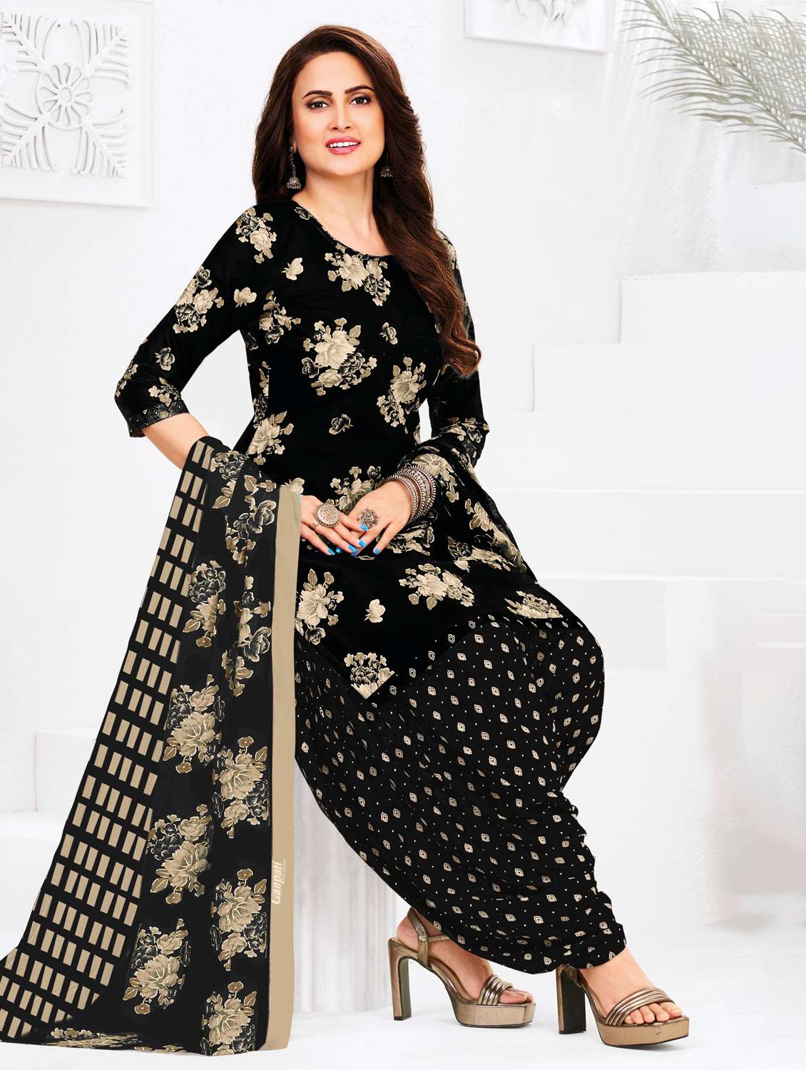 women printed three quarter sleeve kurta patiala with dupatta set