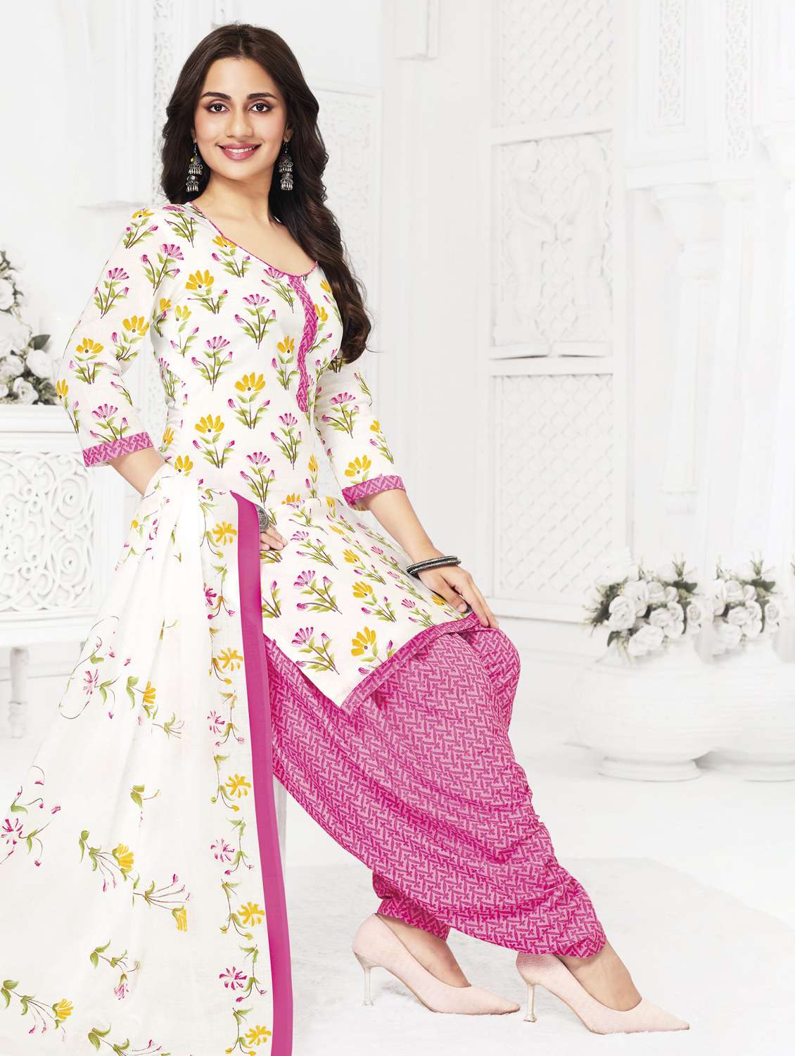 women printed three quarter sleeve kurta patiala with dupatta set