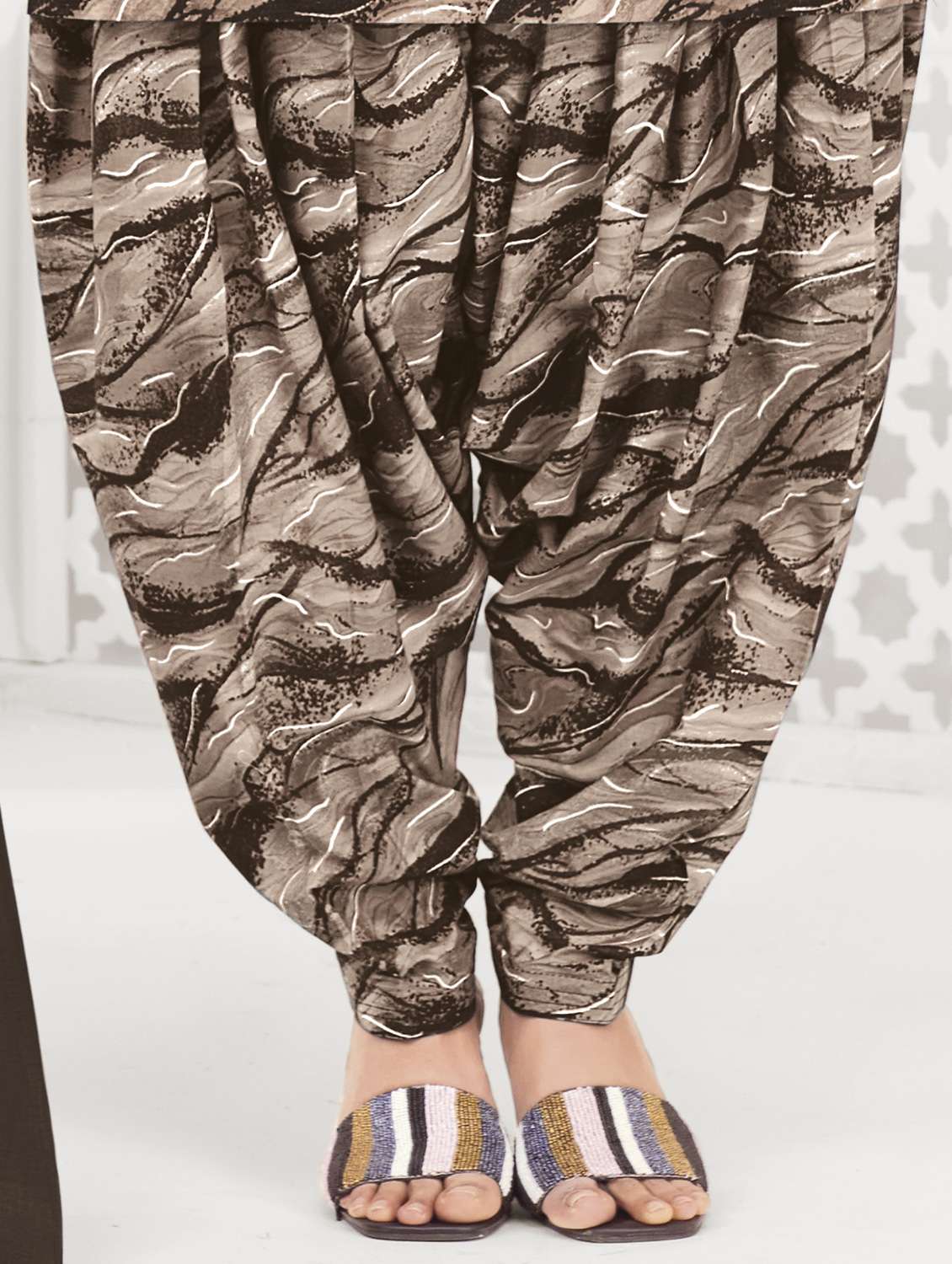 women printed three quarter sleeve kurta patiala with dupatta set - 22339371 -  Standard Image - 4