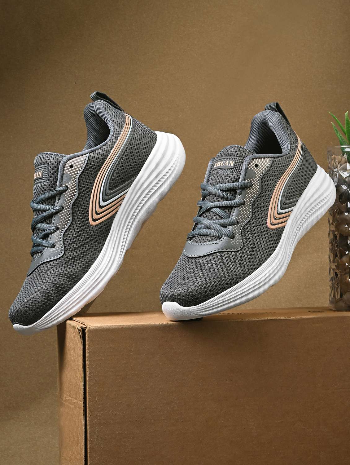 women solid lace up sport shoes