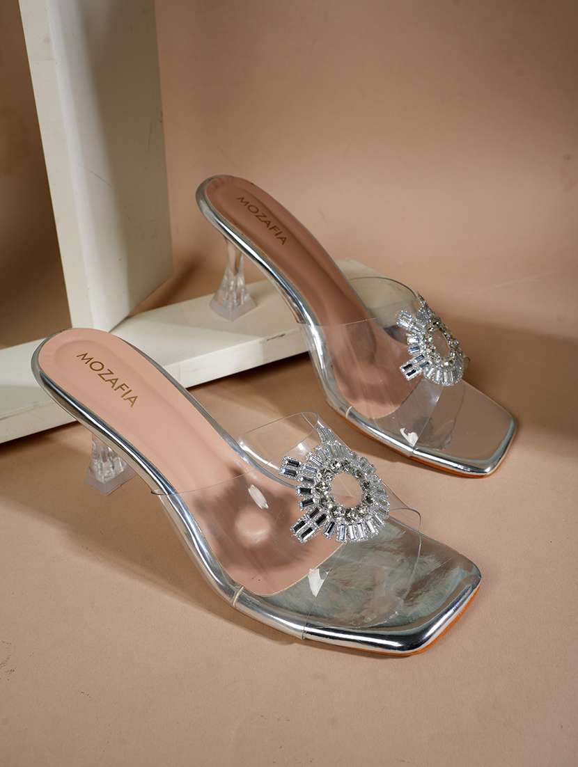 women slip on sandals