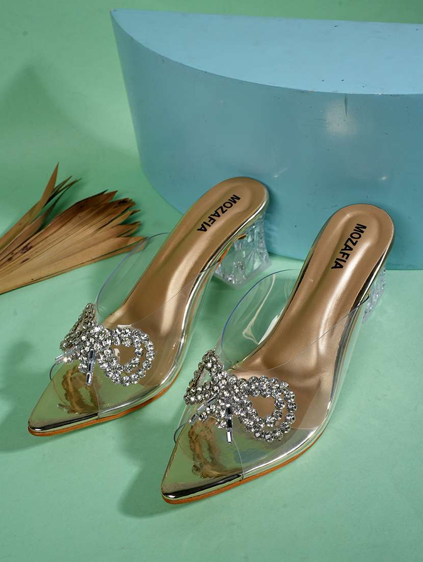 women slip on sandals