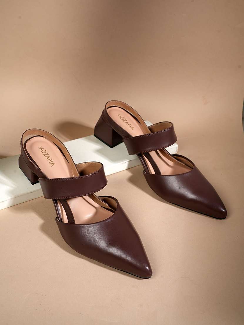 women solid back strap sandals