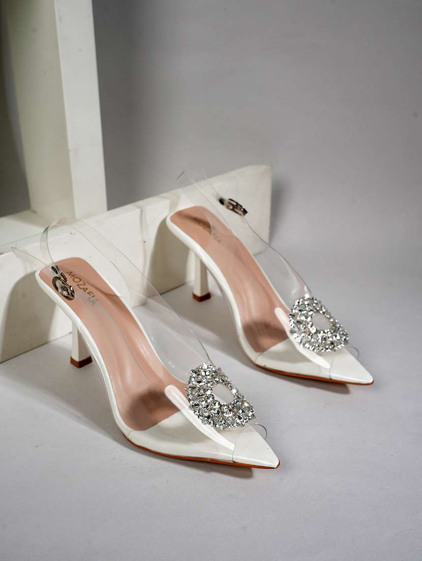 women solid back strap sandals