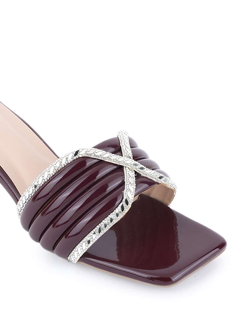 women slip on sandals - 22341335 -  Standard Image - 4