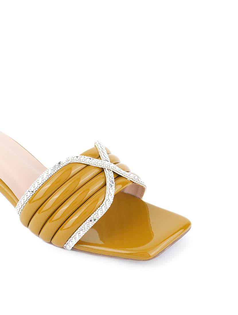 women slip on sandals - 22341336 -  Standard Image - 4