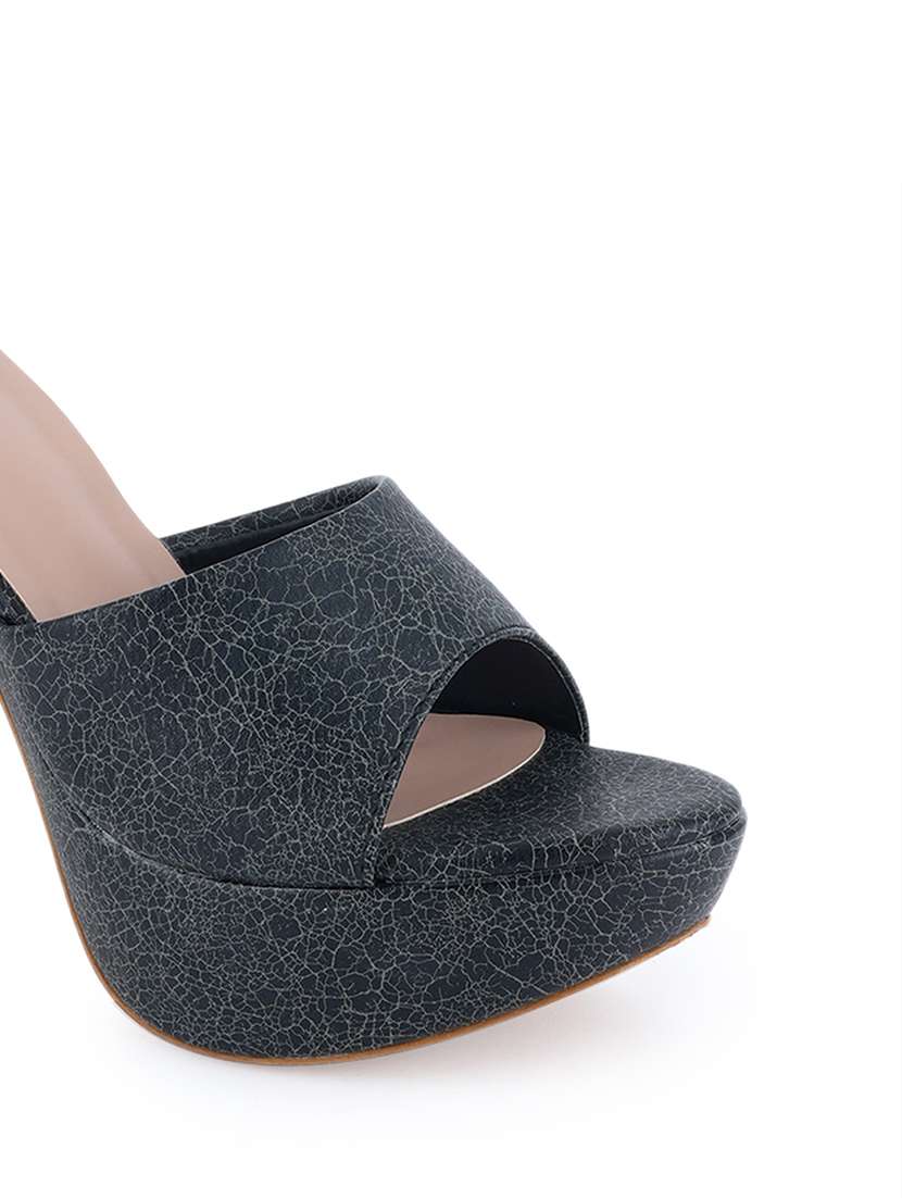 women slip on sandals - 22341357 -  Standard Image - 4