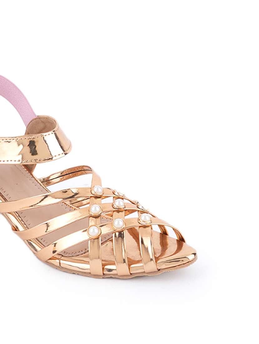women solid beack strap heels - 22341364 -  Standard Image - 4