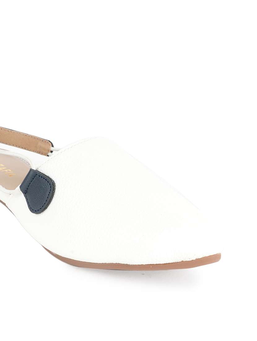 Women Solid Back Strap Flat Sandal - 22341430 -  Standard Image - 4