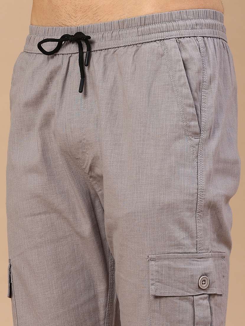 men solid mid rise regular fit cargo  - 22341724 -  Standard Image - 1