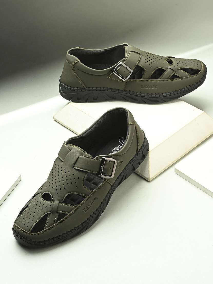 men solid close back sandal