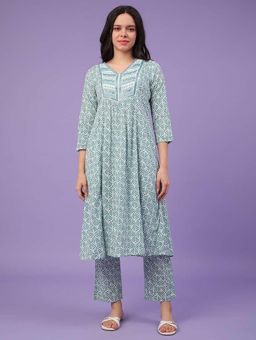 women printed three quarter sleeves kurta and pant set 