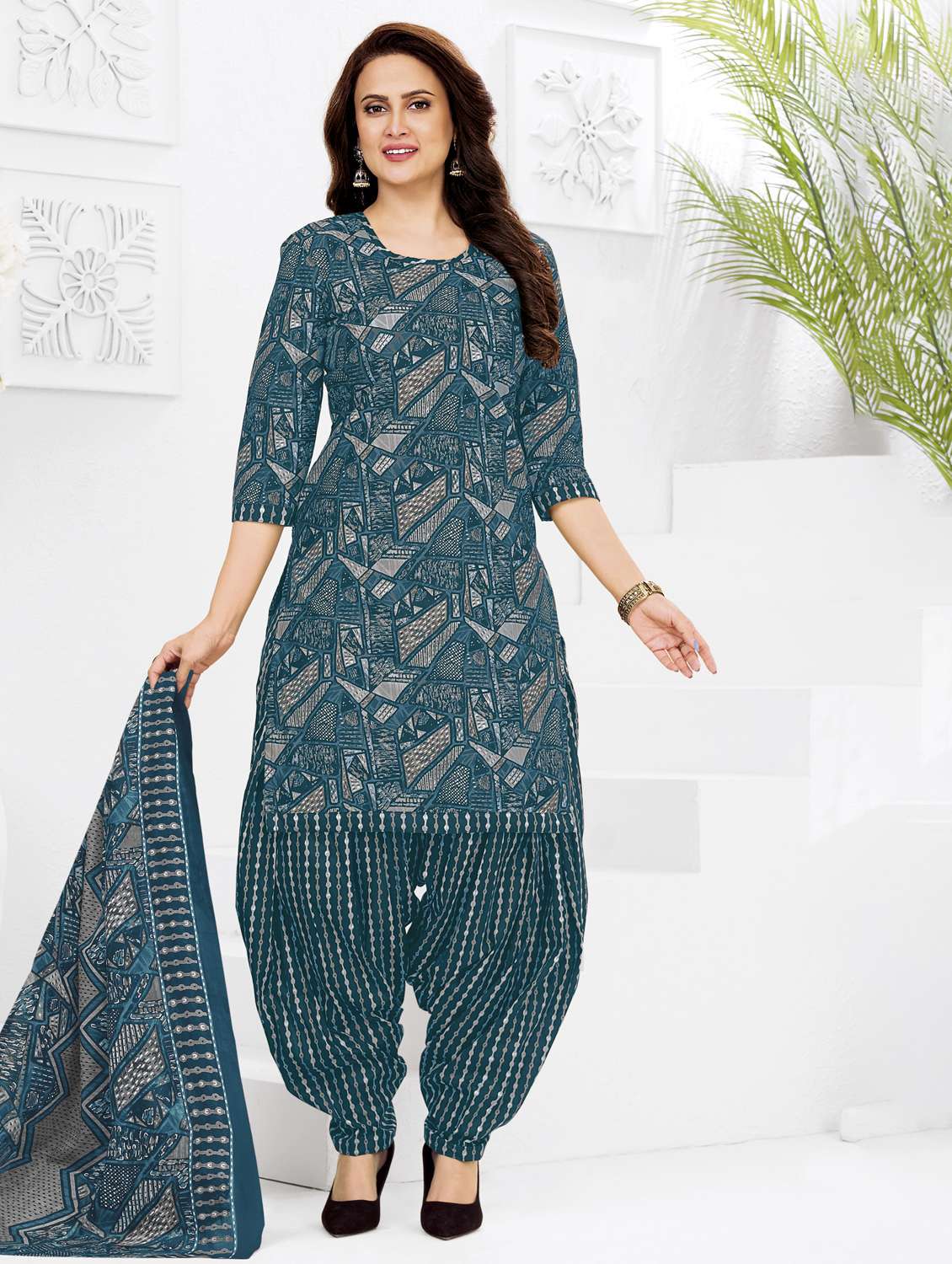 women printed three quarter sleeve kurta patiala with dupatta set - 22345712 -  Standard Image - 1