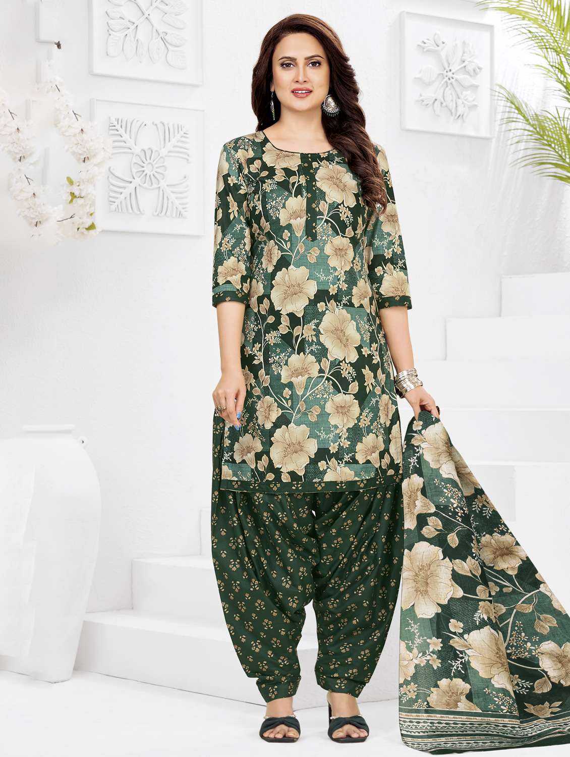 women printed three quarter sleeve kurta patiala with dupatta set - 22345718 -  Standard Image - 1