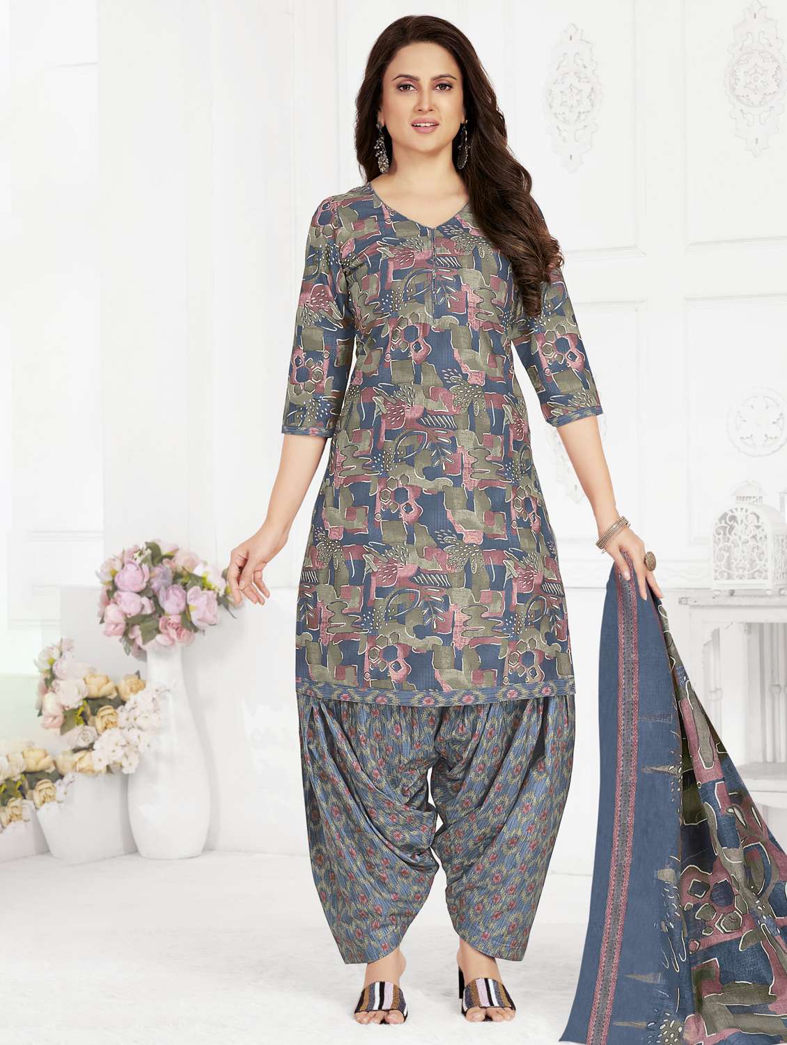 women printed three quarter sleeve kurta patiala with dupatta set - 22345722 -  Standard Image - 1