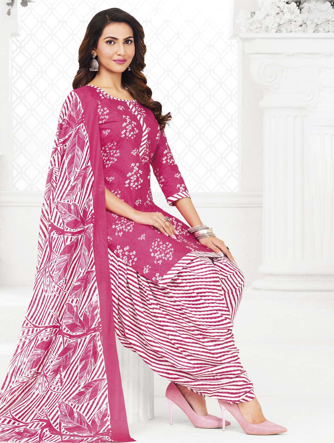 women printed three quarter sleeve kurta patiala with dupatta set