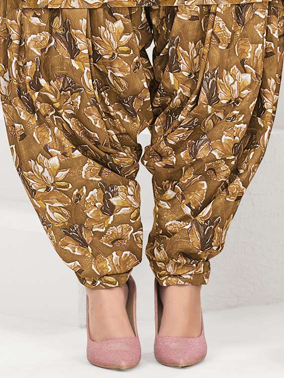 women printed three quarter sleeve kurta patiala with dupatta set - 22345738 -  Standard Image - 4