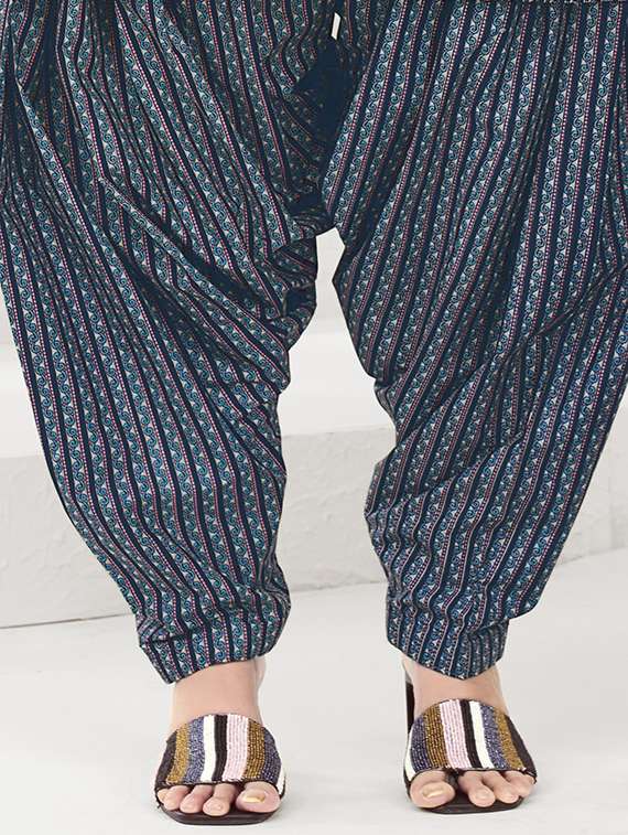 women printed three quarter sleeve kurta patiala with dupatta set - 22345742 -  Standard Image - 4