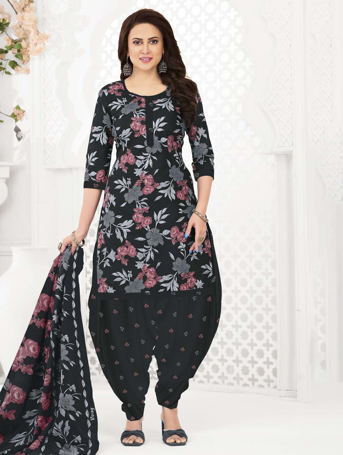 women printed three quarter sleeve kurta patiala with dupatta set - 22345746 -  Standard Image - 1