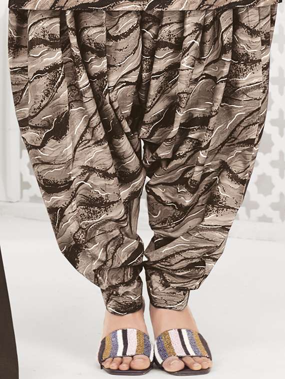 women printed three quarter sleeve kurta patiala with dupatta set - 22345749 -  Standard Image - 4