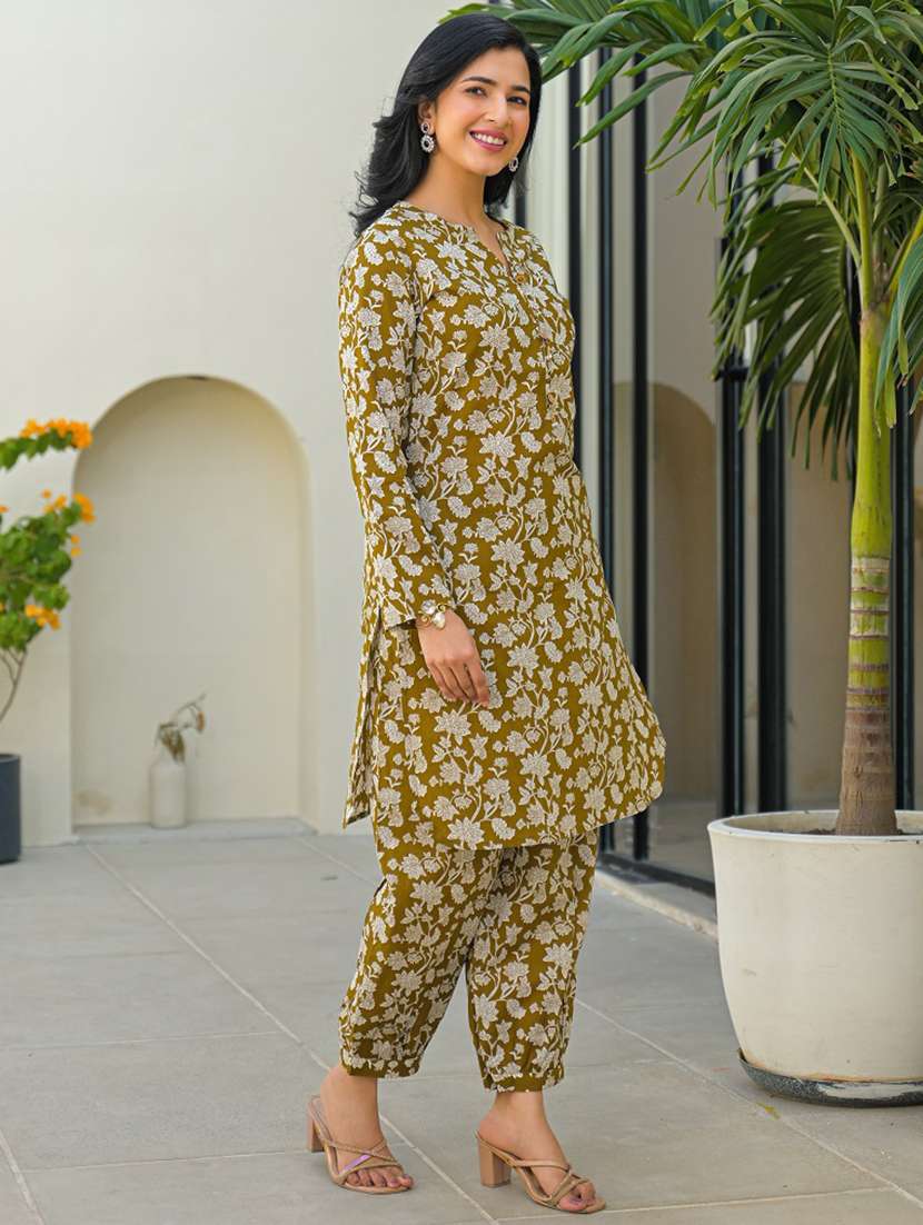women floral long sleeve kurta salwar set - 22345782 -  Standard Image - 1